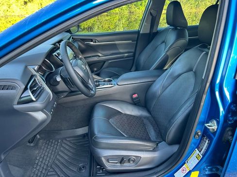 Used 2019 Toyota Camry XSE image 14