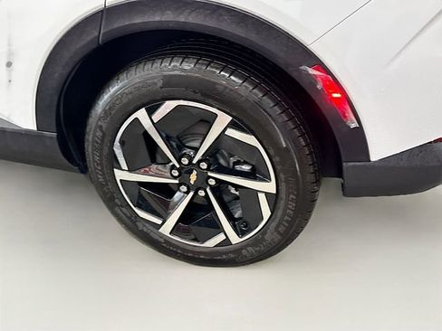 New 2026 Chevrolet Equinox EV LT image 31