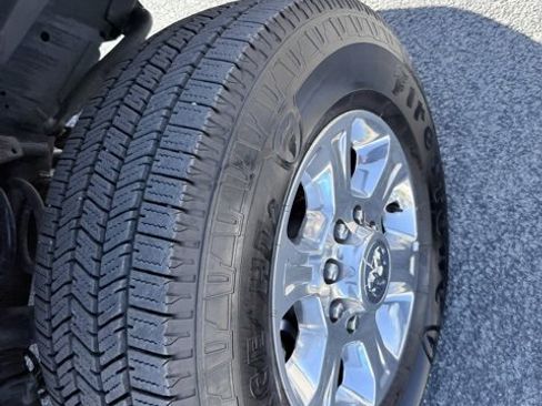 Used 2024 RAM 2500 Big Horn w/ Safety Group image 5