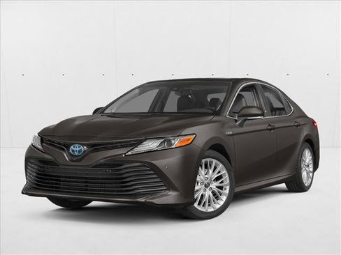 Used 2018 Toyota Camry XLE w/ Audio Package FWD image 1