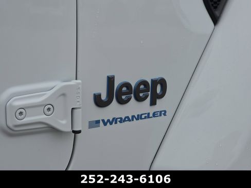 Used 2024 Jeep Wrangler Unlimited w/ Convenience Group AWD/4WD image 46