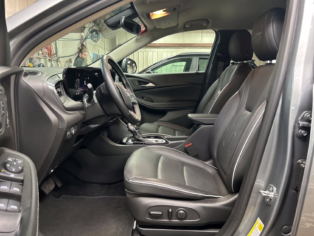 Used 2024 Buick Encore GX Avenir w/ Avenir Convenience Package AWD/4WD image 14