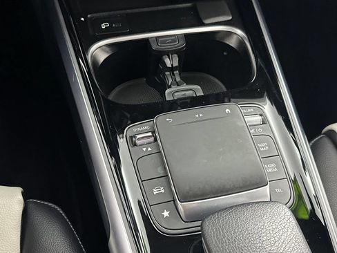 Used 2023 Mercedes-Benz GLB 250 image 37