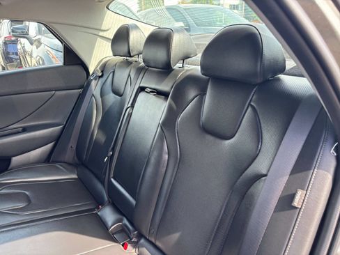 Used 2025 Hyundai Elantra Limited FWD image 39