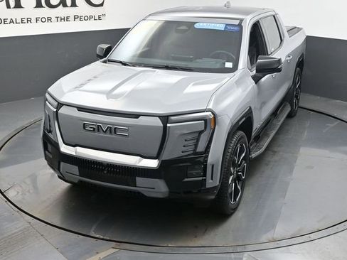 Used 2024 GMC Sierra EV Denali image 43