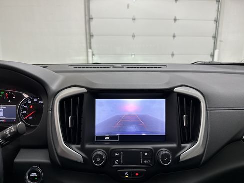 Used 2022 GMC Terrain SLT w/ LPO, Floor Liner Package AWD/4WD image 31