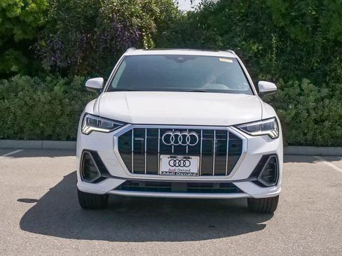 Used 2024 Audi Q3 2.0T Premium image 2