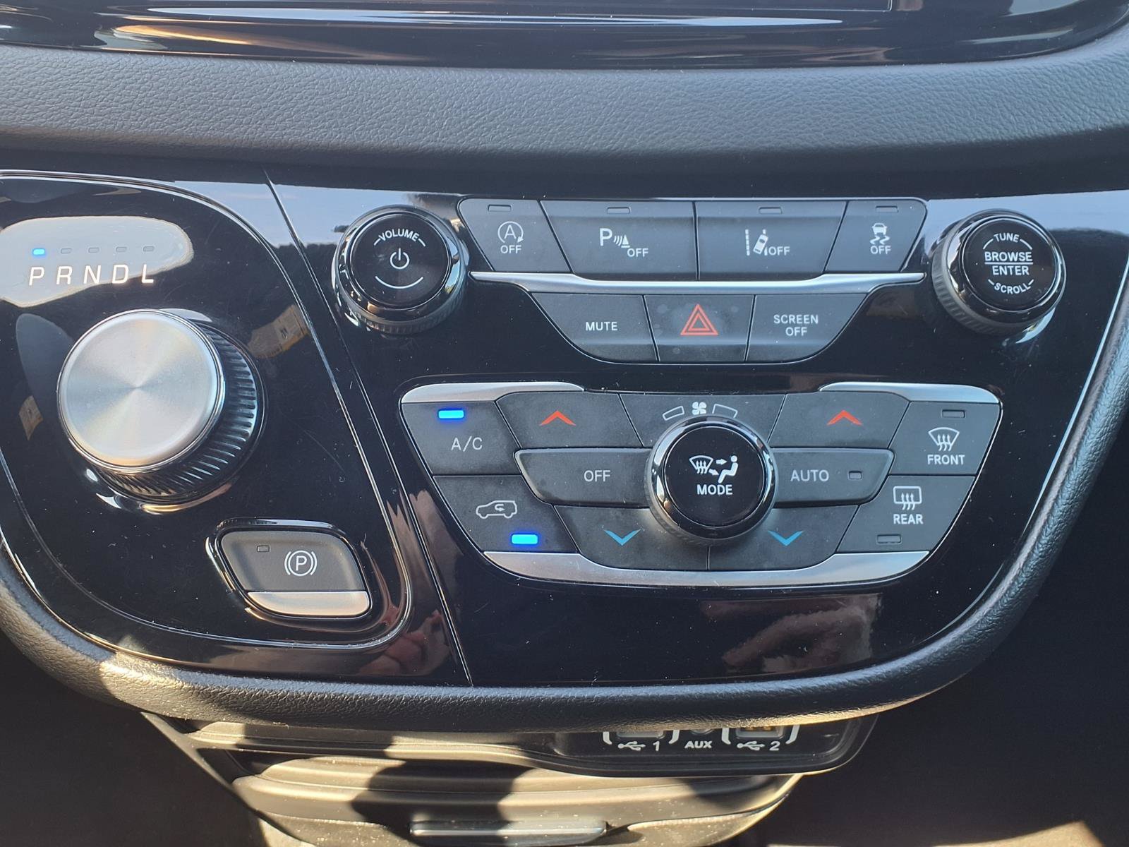Used 2025 Chrysler Pacifica Select FWD image 17
