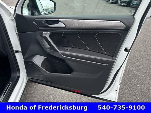 Used 2022 Volkswagen Tiguan SE R-Line AWD/4WD image 16