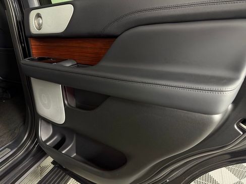 Used 2023 Lincoln Navigator Reserve image 36