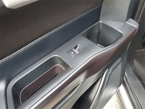 Used 2020 Ford Explorer XLT image 28