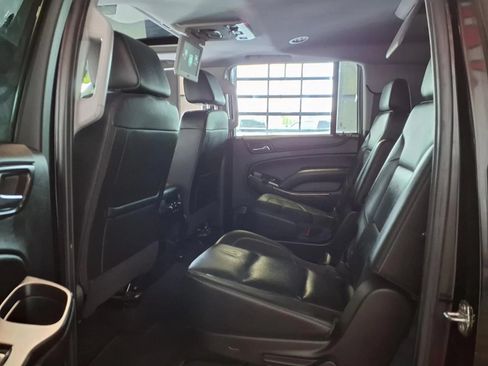 Used 2020 Chevrolet Suburban LT AWD/4WD image 16