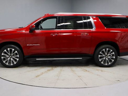 Used 2025 Chevrolet Suburban High Country w/ Sun And Tow Package AWD/4WD image 8
