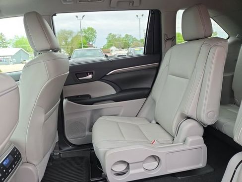 Used 2019 Toyota Highlander Limited Platinum AWD/4WD image 21