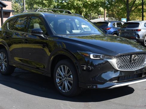 New 2025 MAZDA CX-5 Signature image 1