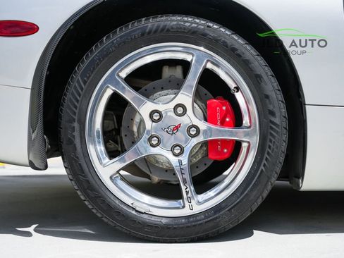 Used 2004 Chevrolet Corvette Convertible w/ Preferred Equipment Group RWD image 28