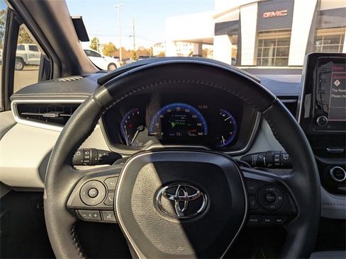 Used 2021 Toyota Corolla XSE image 31