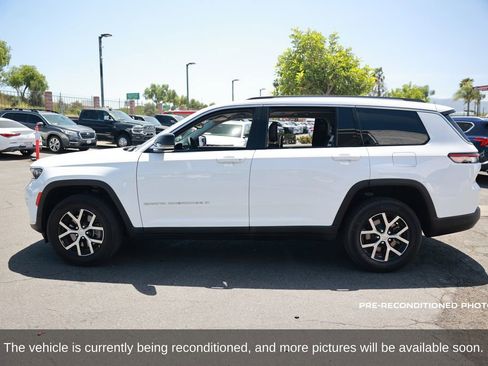 Used 2023 Jeep Grand Cherokee L Limited w/ Luxury Tech Group II RWD image 2