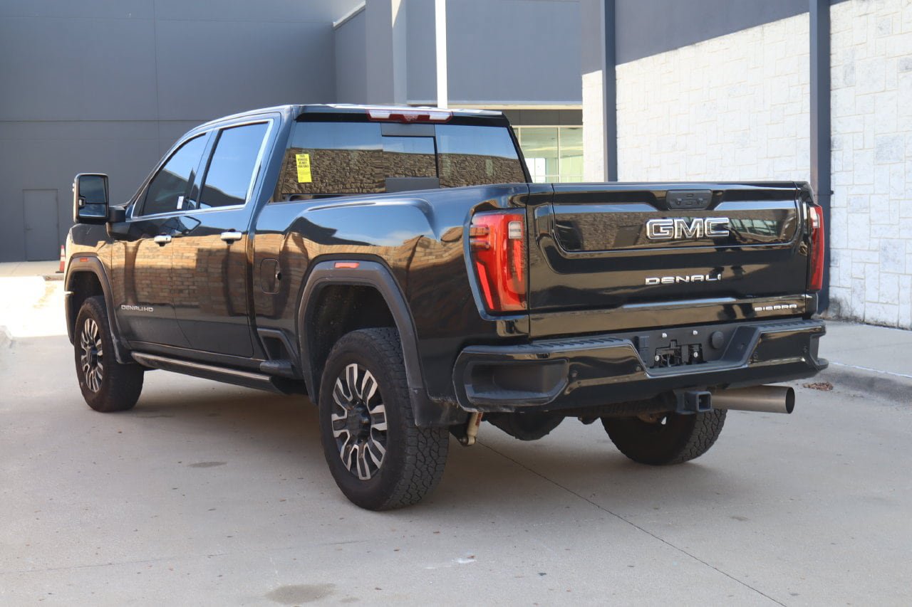Used 2024 GMC Sierra 2500 Denali Ultimate AWD/4WD image 3