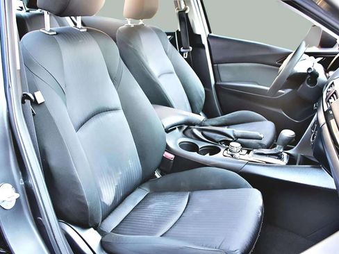 Used 2016 MAZDA MAZDA3 i Sport image 29