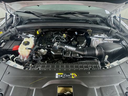 Used 2023 Jeep Grand Cherokee Altitude AWD/4WD image 31