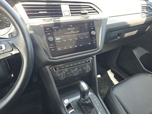Used 2019 Volkswagen Tiguan SE w/ Panoramic Sunroof Package AWD/4WD image 31