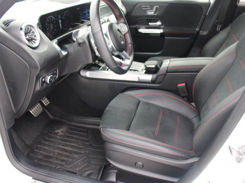 Used 2022 Mercedes-Benz GLB 250 4MATIC image 12