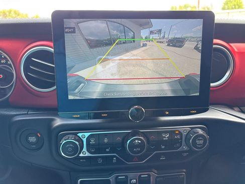Used 2020 Jeep Gladiator Rubicon AWD/4WD image 13