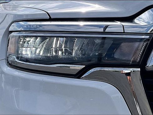 Used 2025 RAM 1500 Big Horn AWD/4WD image 33