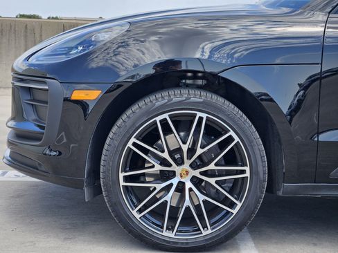 Certified 2026 Porsche Macan AWD/4WD image 13