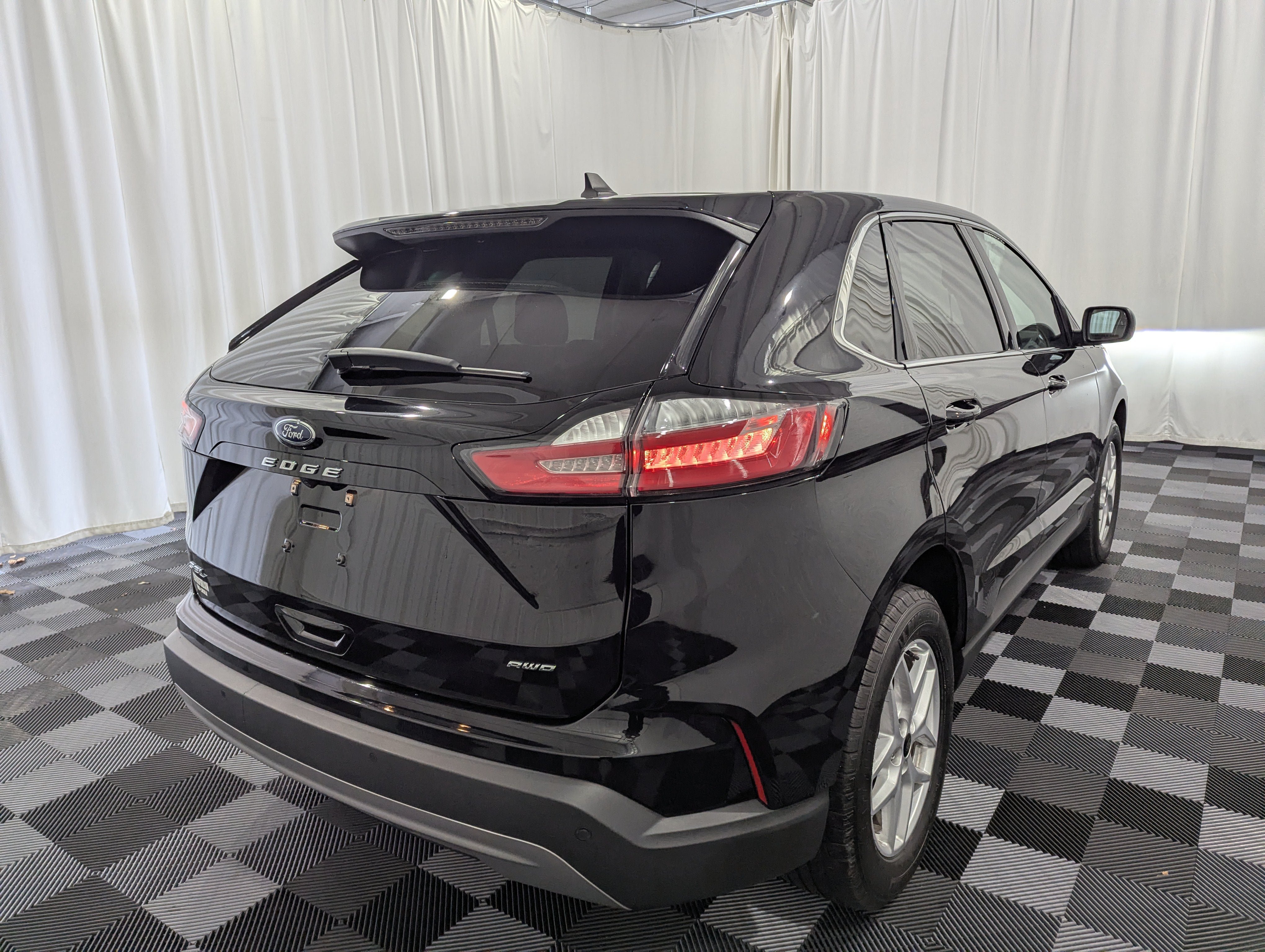 Used 2024 Ford Edge SEL w/ Convenience Package AWD/4WD image 7