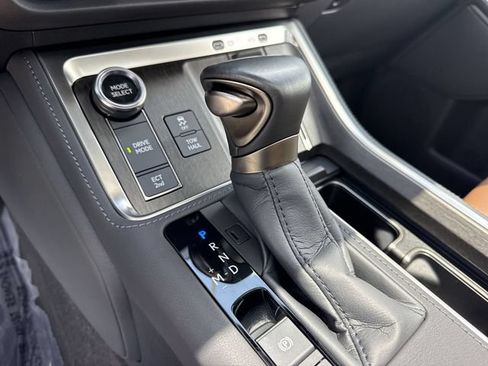 Certified 2025 Lexus GX 550 w/ Cold Area Package AWD/4WD image 20