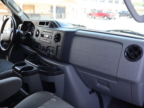 Used 2012 Ford E-350 and Econoline 350 XLT RWD image 17