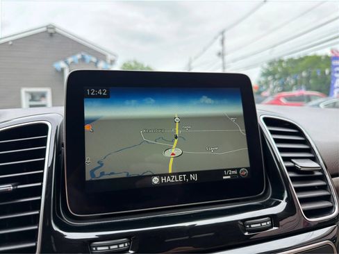 Used 2017 Mercedes-Benz GLE 350 4MATIC w/ Premium 1 Package image 31