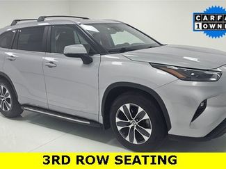 Used 2024 Toyota Highlander XLE video 1
