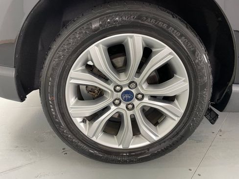 Used 2020 Ford Edge Titanium image 34