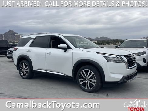Used 2025 Nissan Pathfinder Platinum w/ Cargo Package image 1