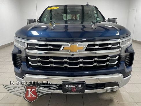 Used 2022 Chevrolet Silverado 1500 LTZ AWD/4WD image 2