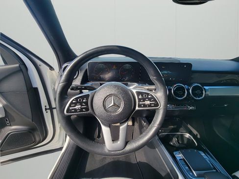 Used 2020 Mercedes-Benz GLB 250 4MATIC image 12