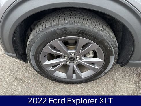 Used 2022 Ford Explorer XLT w/ XLT Sport Appearance Package AWD/4WD image 11