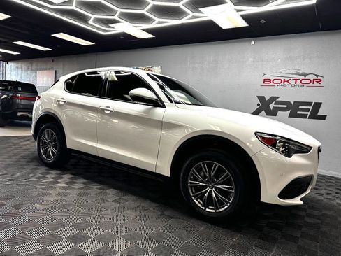 Used 2023 Alfa Romeo Stelvio Sprint image 2