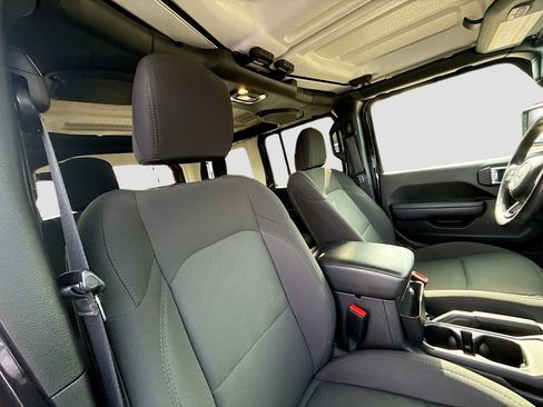Used 2023 Jeep Wrangler Unlimited w/ Cold Weather Group AWD/4WD image 32