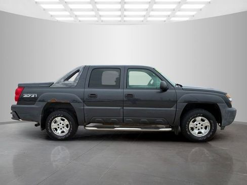 Used 2005 Chevrolet Avalanche Z71 w/ Preferred Equipment Group image 3