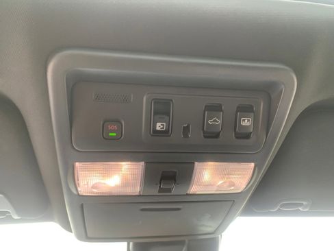 Used 2020 Nissan Titan Platinum Reserve w/ Moonroof Package image 21