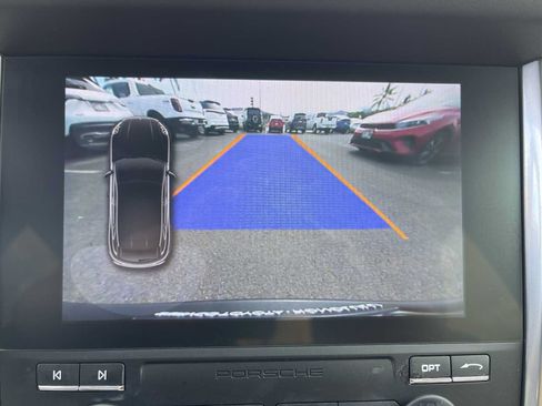 Used 2018 Porsche Macan Sport Edition AWD/4WD image 25