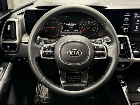 Used 2021 Kia Sorento EX image 16
