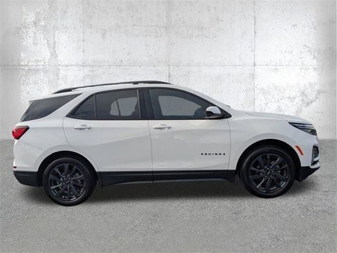 Certified 2022 Chevrolet Equinox RS image 3