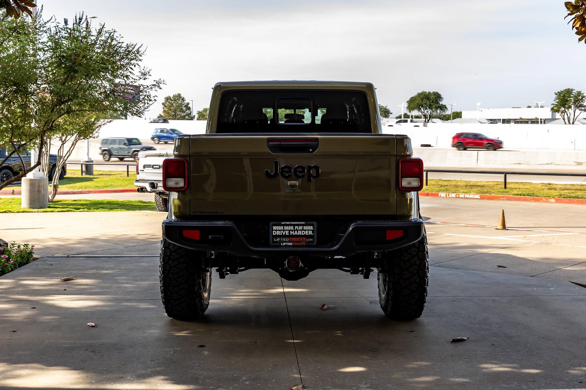Used 2025 Jeep Gladiator Sport AWD/4WD image 8