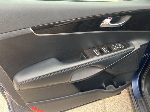 Certified 2019 Kia Sorento LX w/ LX Convenience Package image 6