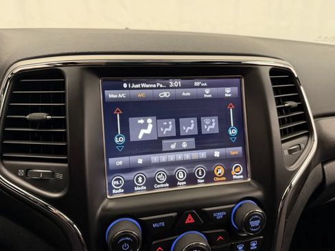 Used 2018 Jeep Grand Cherokee Altitude AWD/4WD image 22